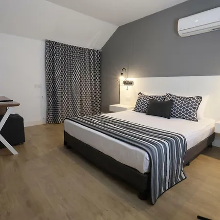 Sherwood Suites *